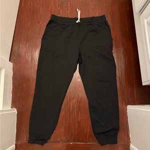 Vuori Women's Black Performance Jogger: L